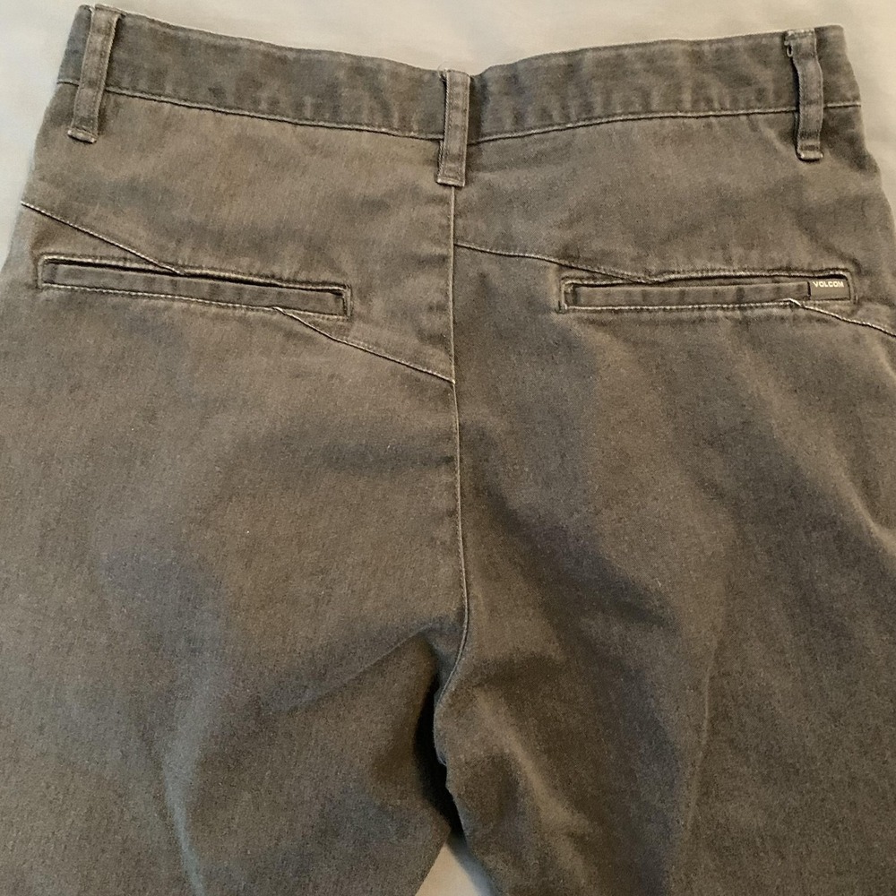 Volcom Shorts Mens 32 Gray Chino Walk Flat Front Casual Cotton‎ Blend Logo - Picture 8 of 9